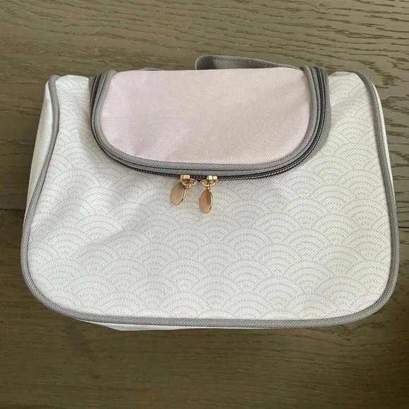 Lightweight Multi Purpose Zippered Case w Handle Pink White Gray Sz OS NWOT - Picture 3 of 13